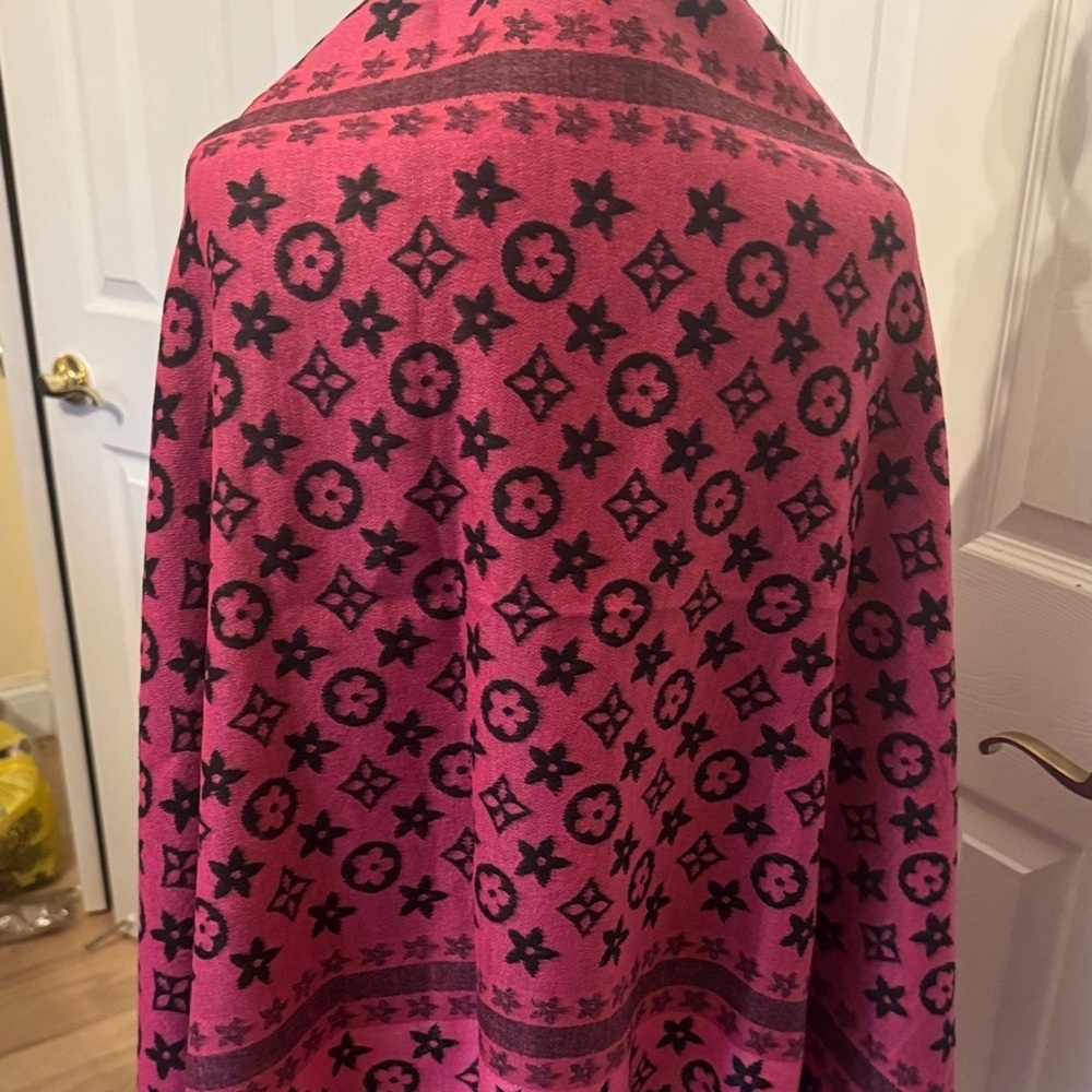 Pink Patterned Shawl - Picture 3 of 15
